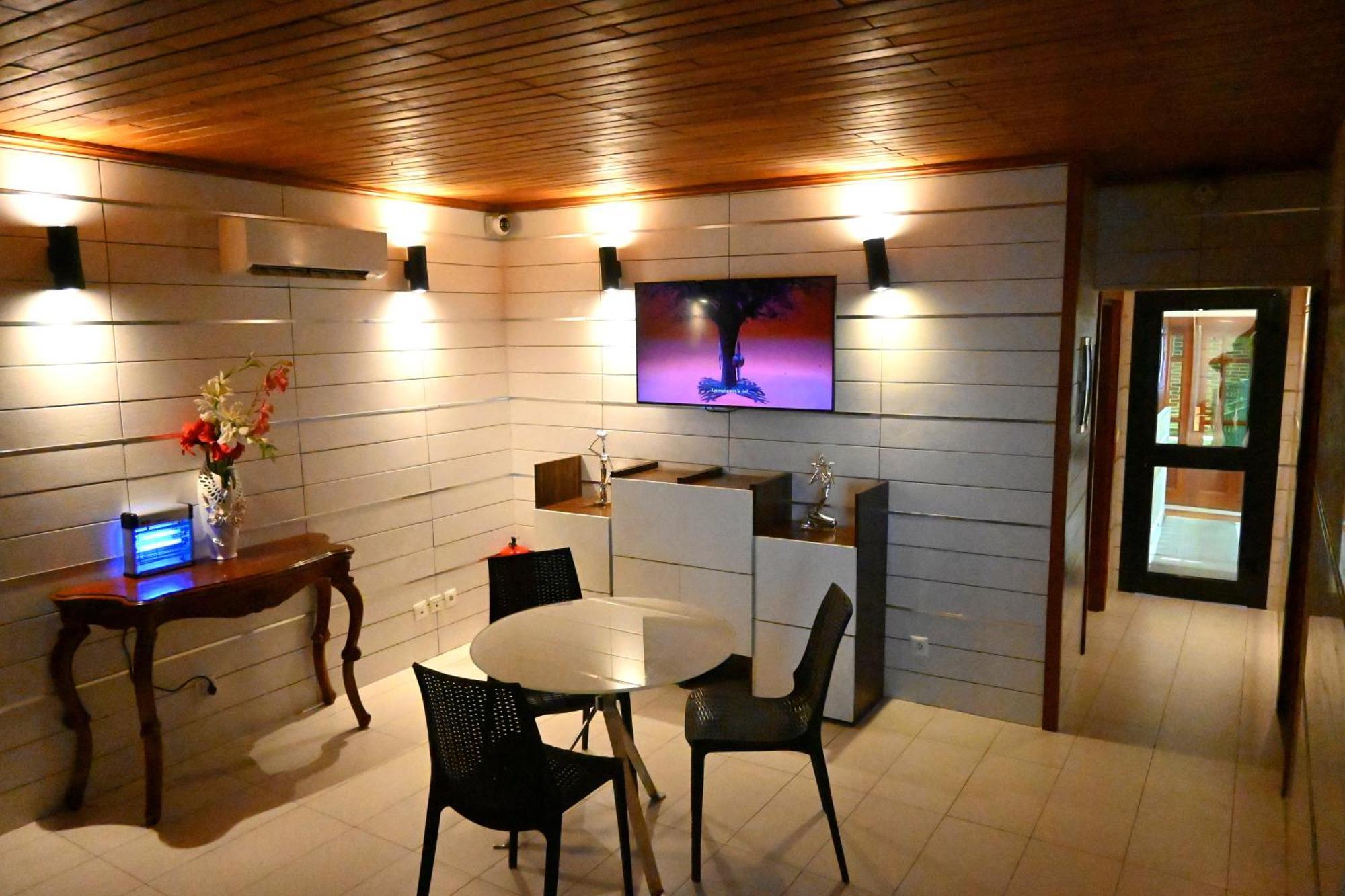 Grand Hotel Akwa Douala Bagian luar foto
